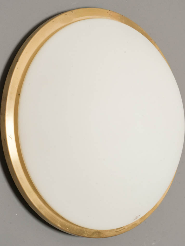 Nautical-inspired frosted glass fixture  