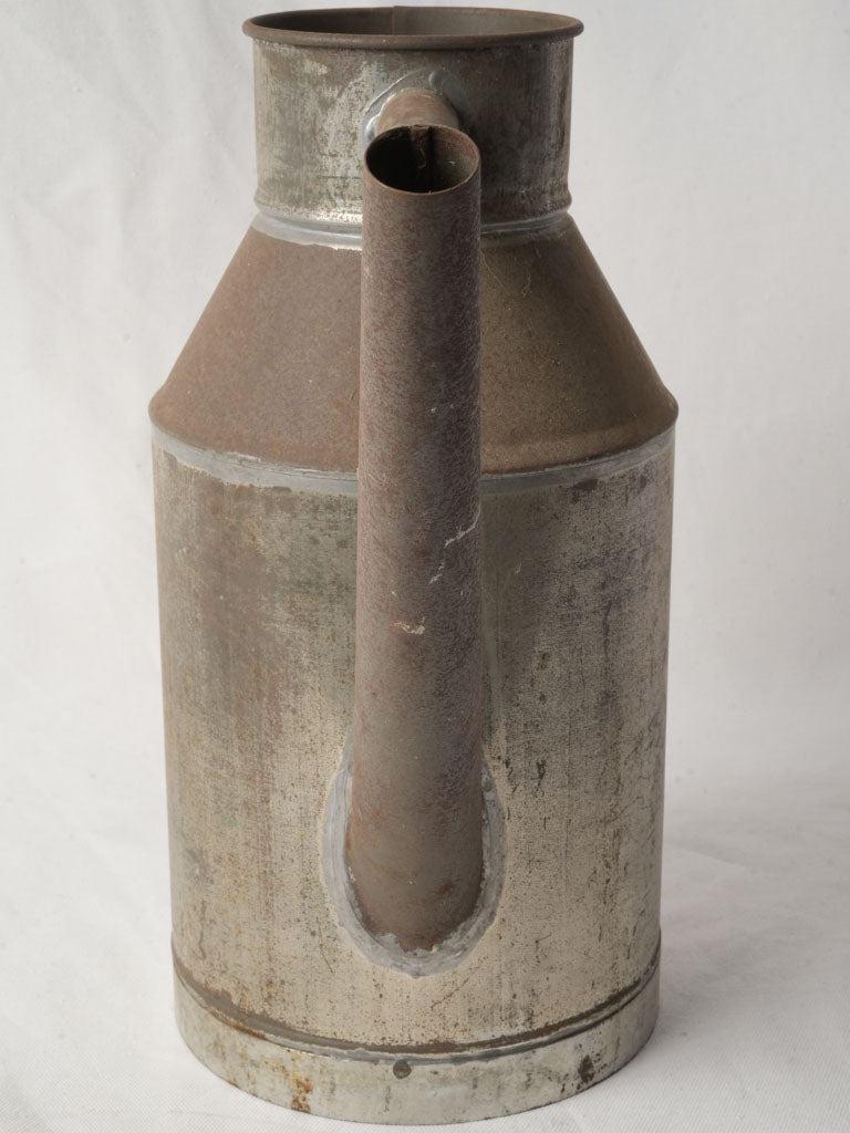 Cylindrical tin watering can  