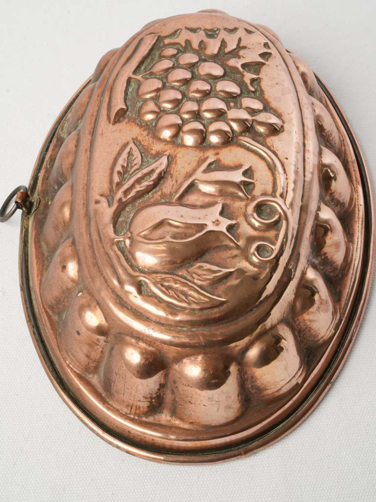 Classic embossed grape dessert mold