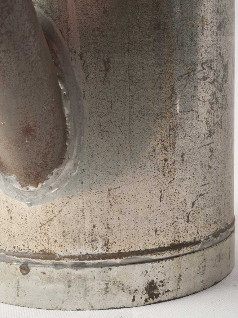 Decorative French-style tin watering can  