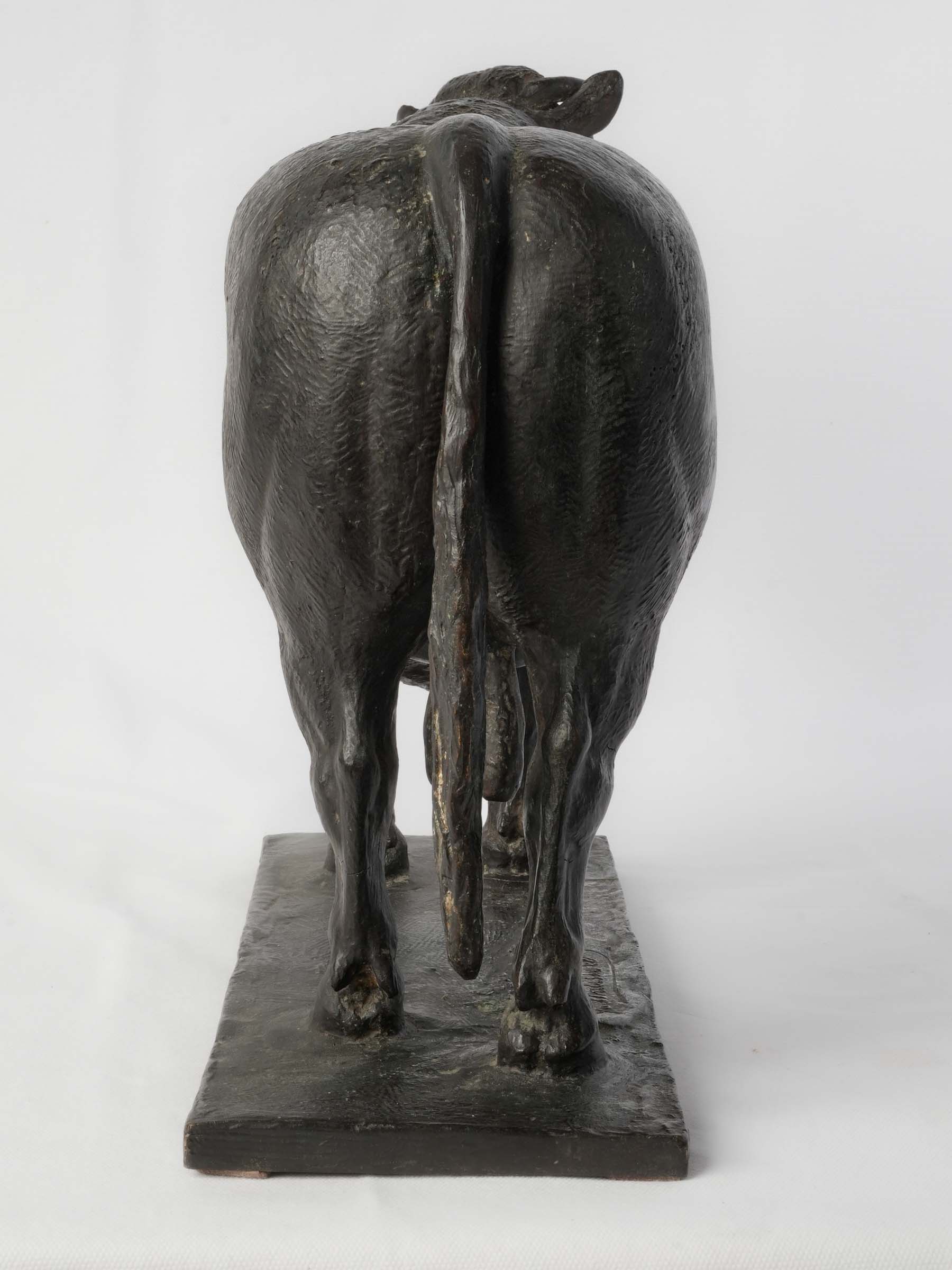 Superb French Animalier Bronze of a Standing Bull by Georges Malissard, Early 20th Century - 21¾"