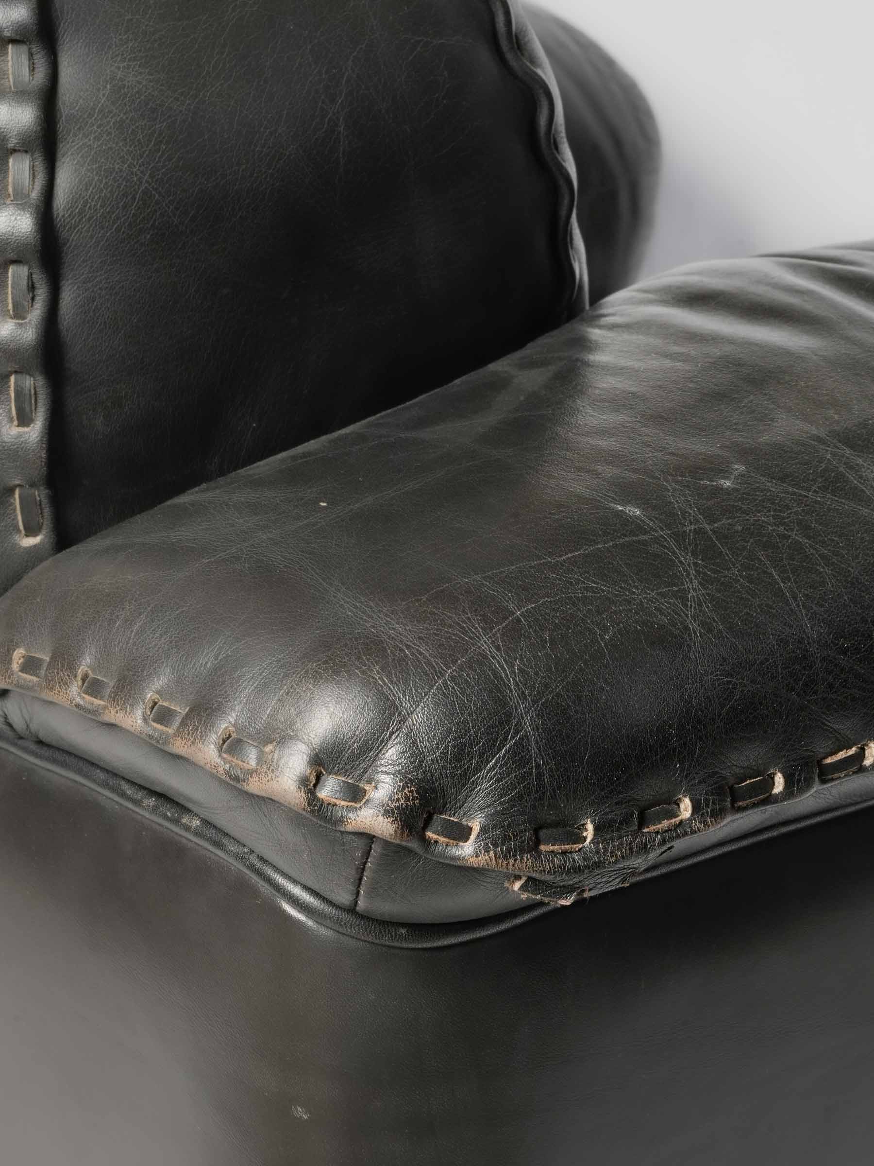 Exceptional craftsmanship reclining leather chairs  