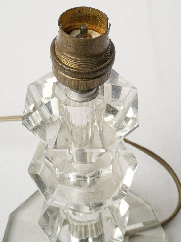 Classic jewelry-inspired crystal lamp
