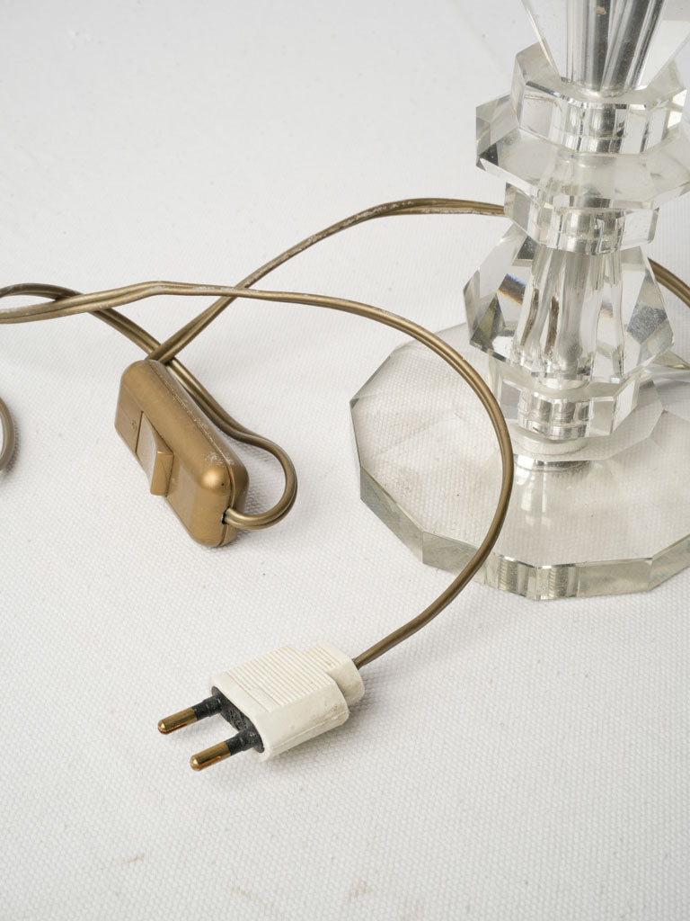 Sophisticated modernist crystal lamp