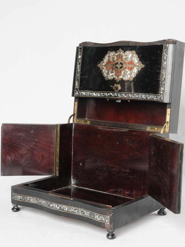 Regal gift-appropriate Napoleon III box