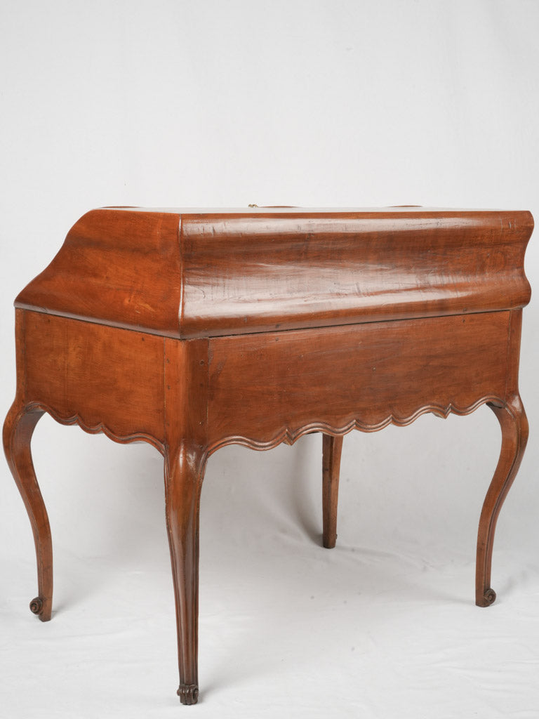Valuable 18th-century slanted desk