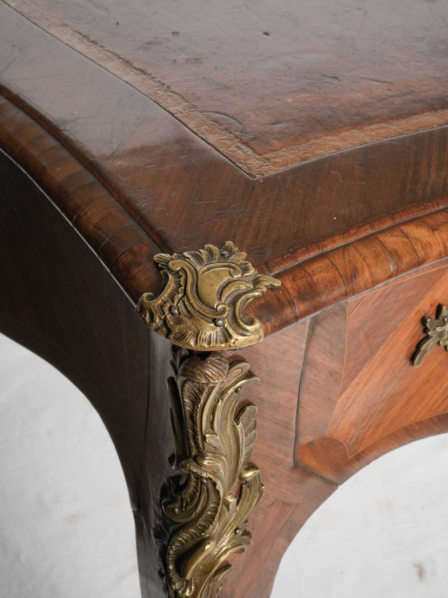 Gracefully curved cabriole leg desk  