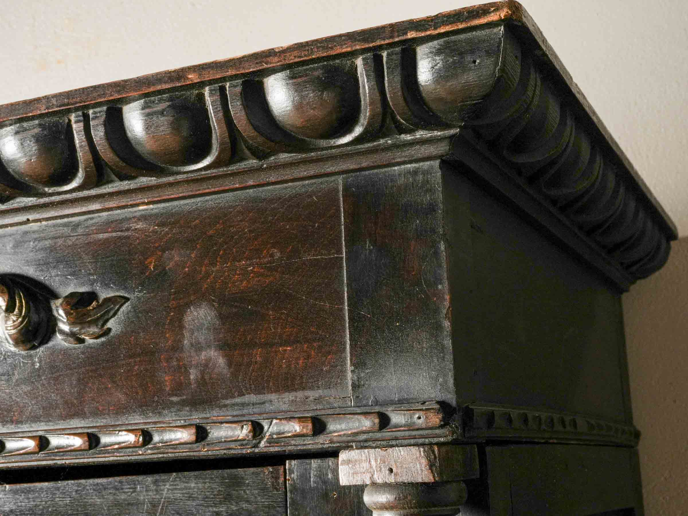 Early 20th-century design bookcase