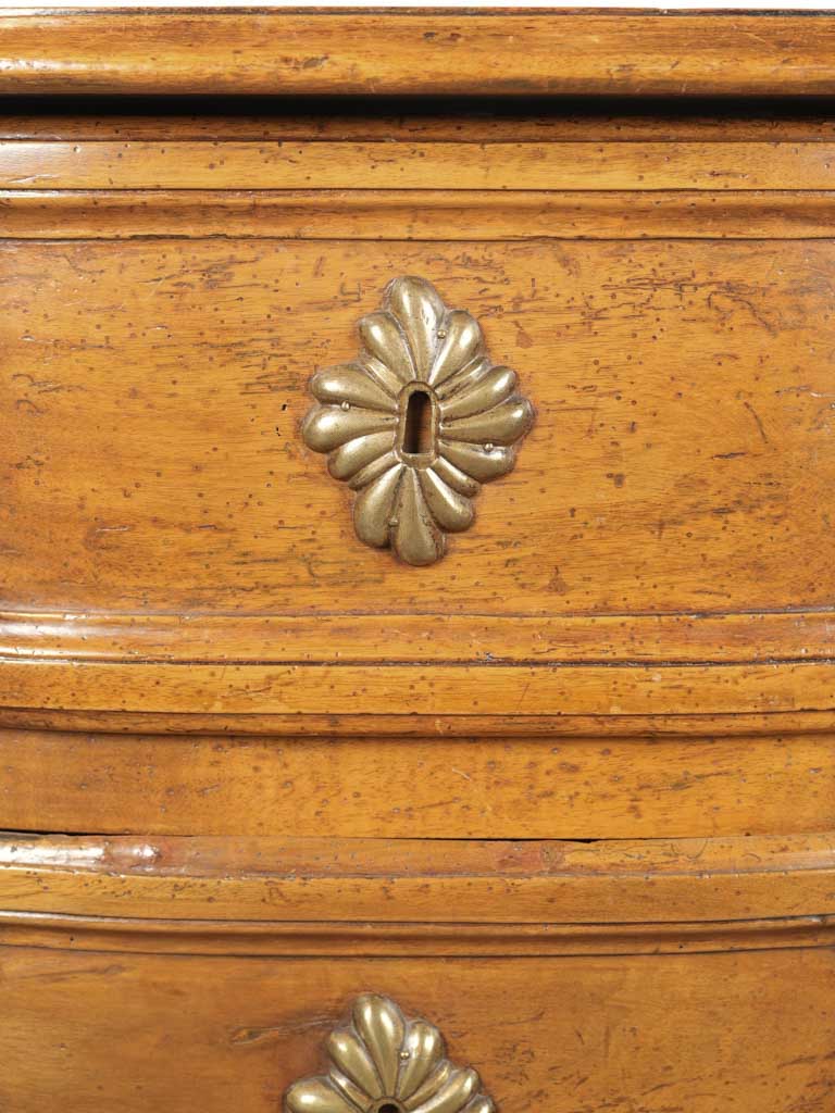 Delicate Dauphiné white walnut dresser