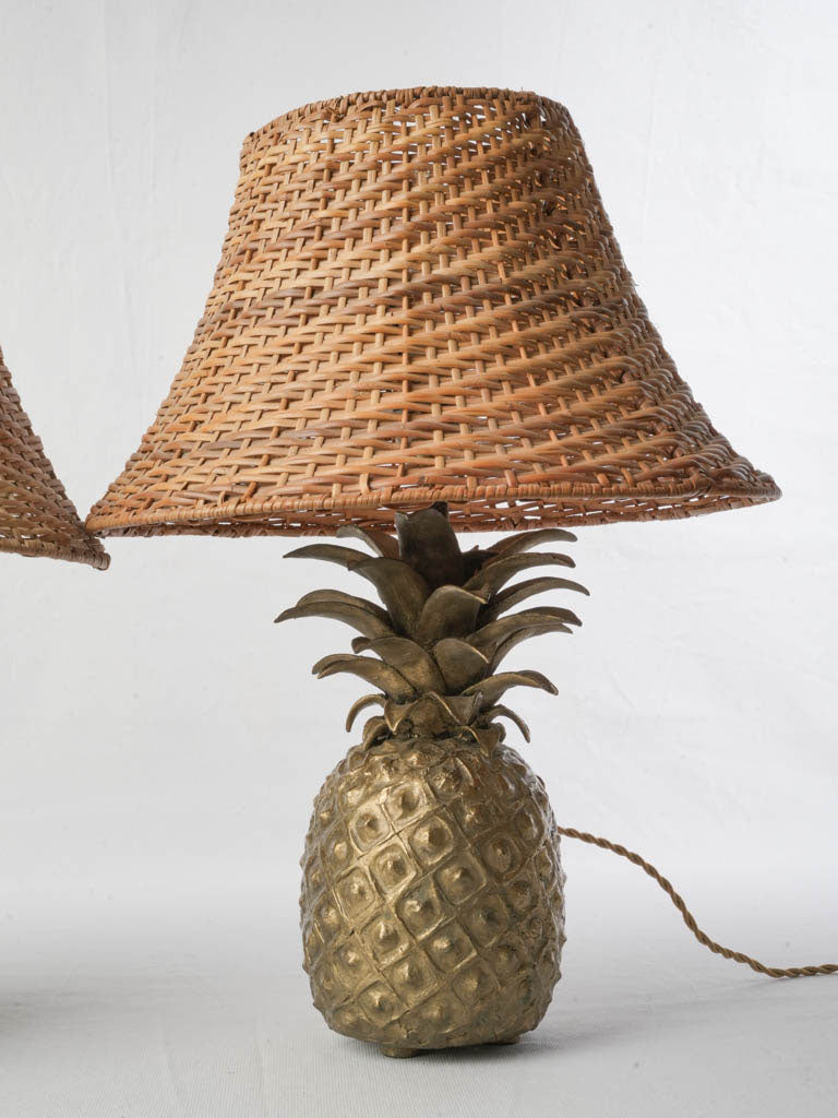 Handwoven rattan shade desk lamp  
