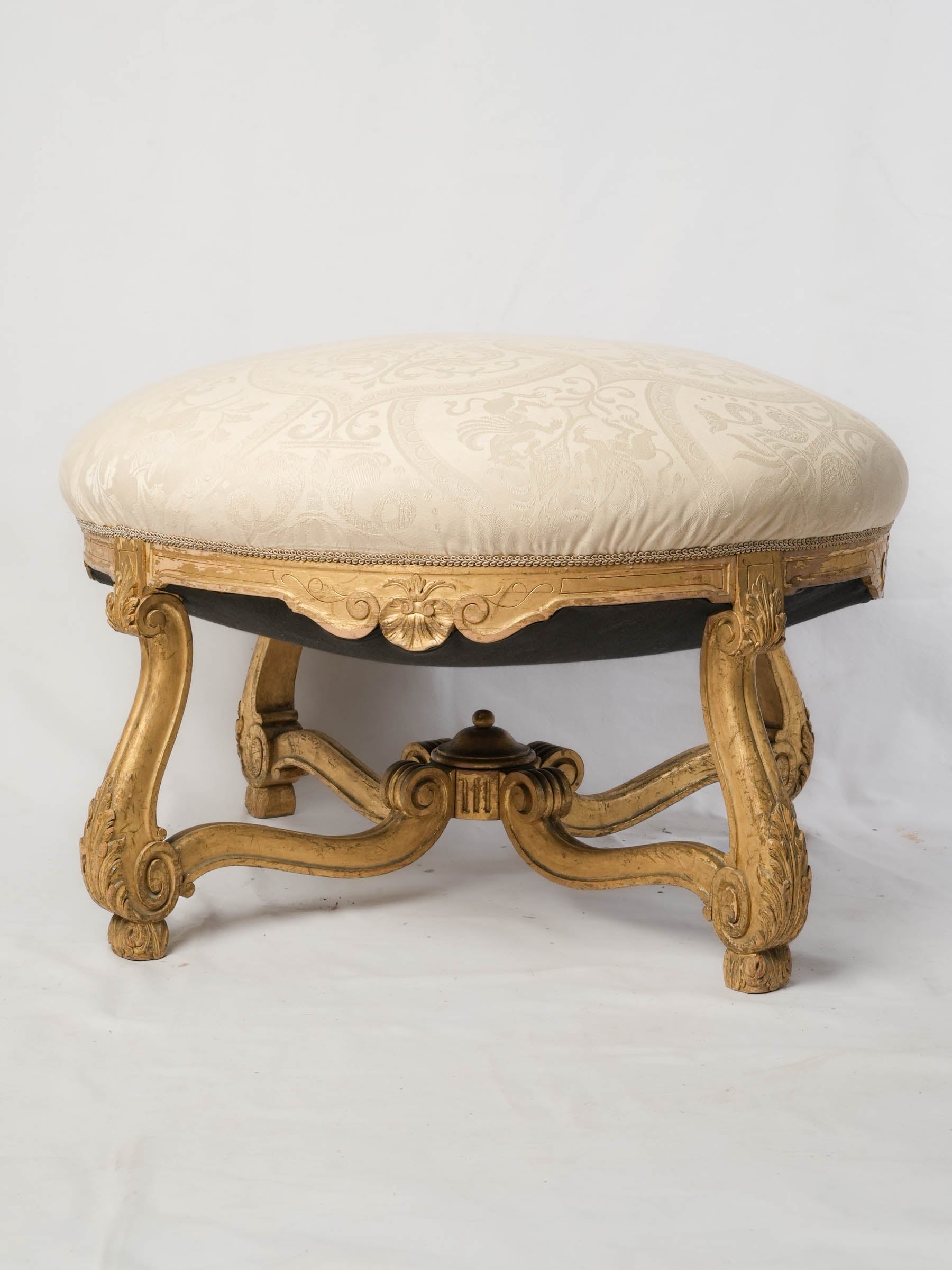Grand Louis XV Revival Circular Giltwood Pouf (Ottoman), c. 1900 - 20" x 32¼"