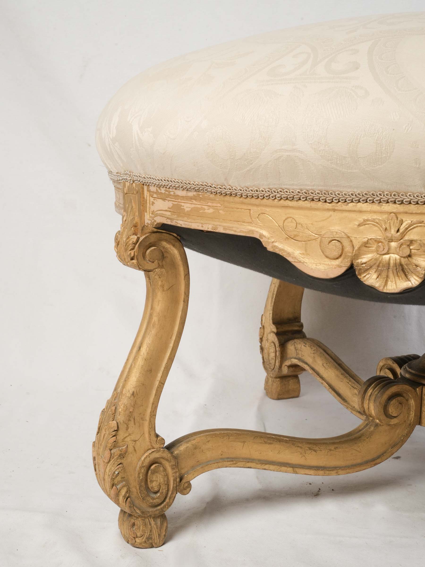 Grand Louis XV Revival Circular Giltwood Pouf (Ottoman), c. 1900 - 20" x 32¼"