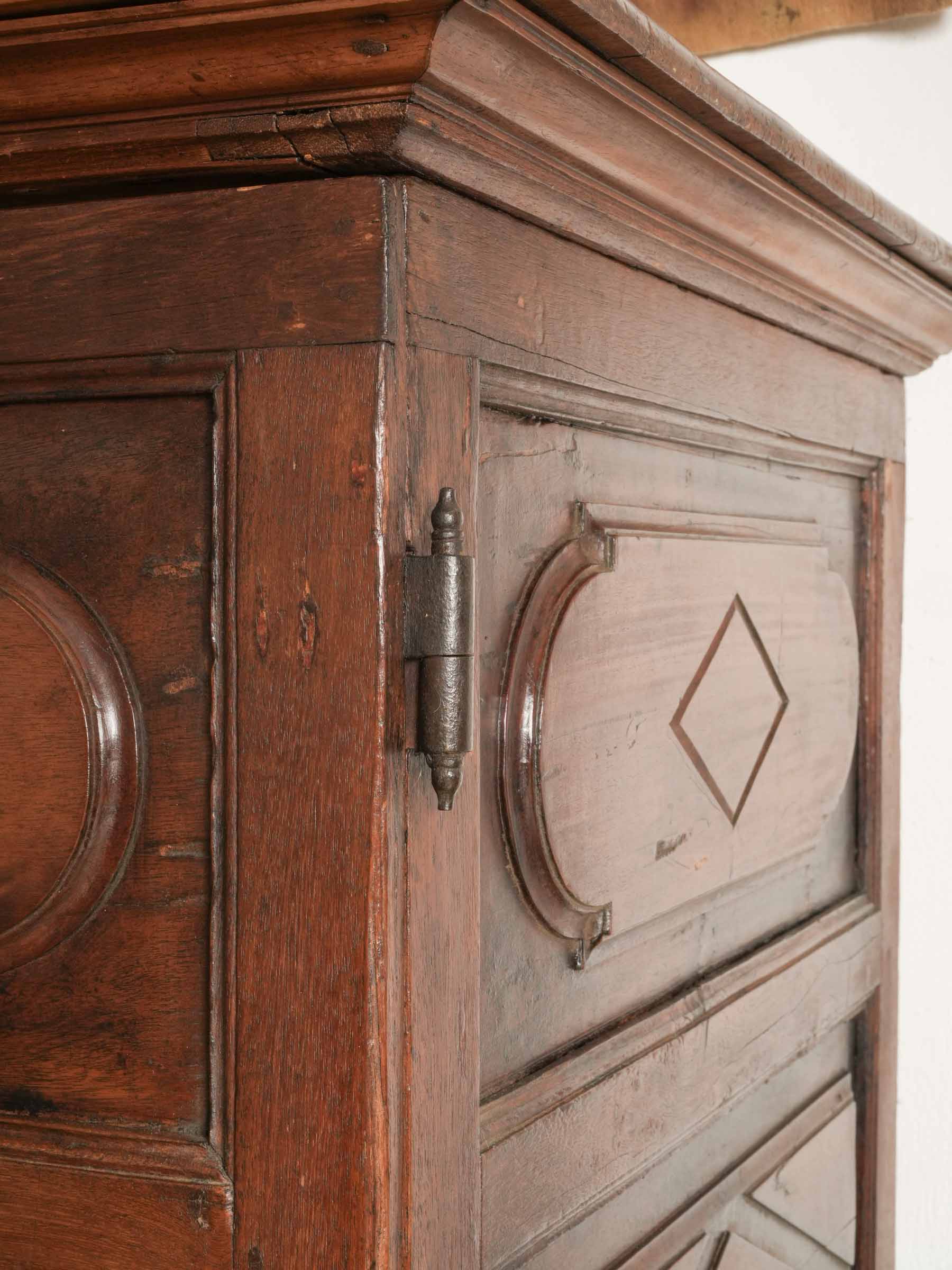 Sophisticated wooden traveling cabinet