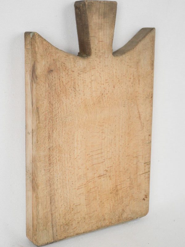 Small beechwood cutting board w/ curved shoulders flared handle 13¾" x 8¾"
