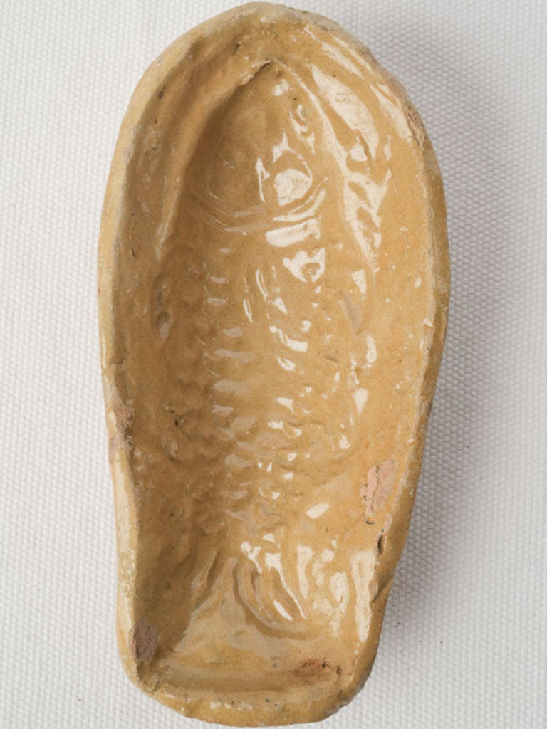 Irregular-shaped craftsman mold