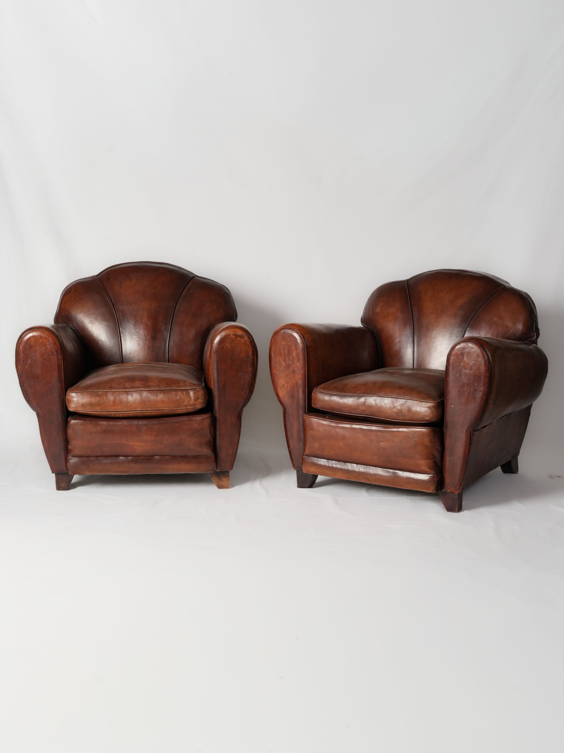 Rare antique trilobe armchairs leather