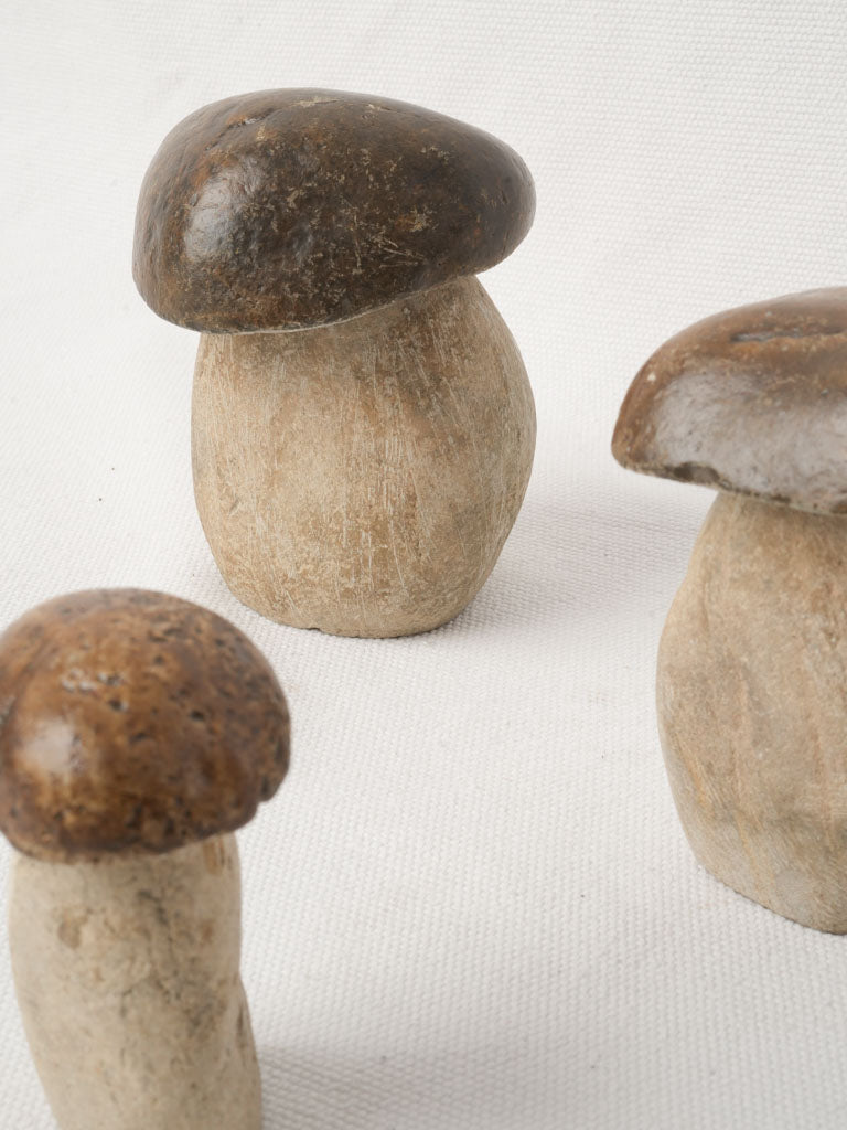 Humble naturalistic vignette decor  