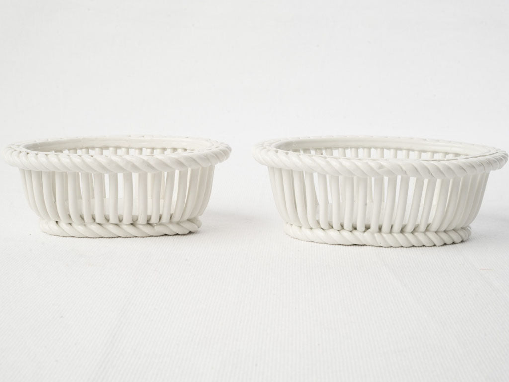 Textured versatile centrepiece baskets