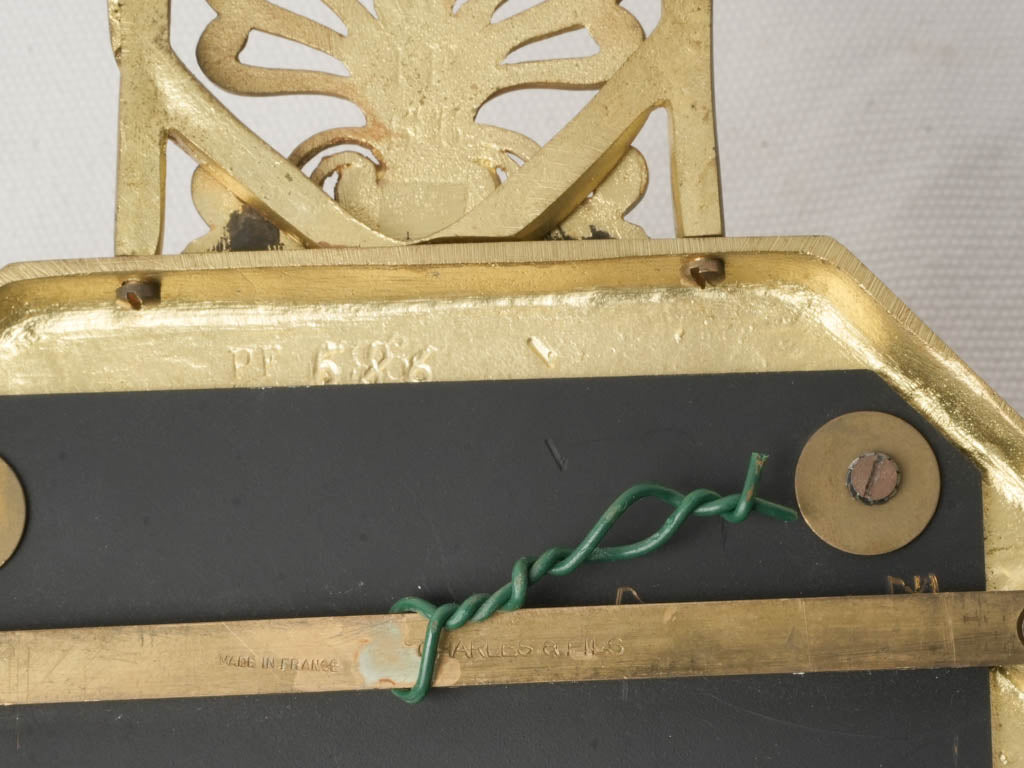 Harmonious form and finish lighting