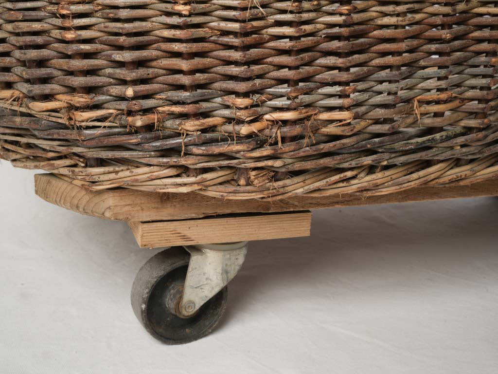 Industrial-style reinforced basket  