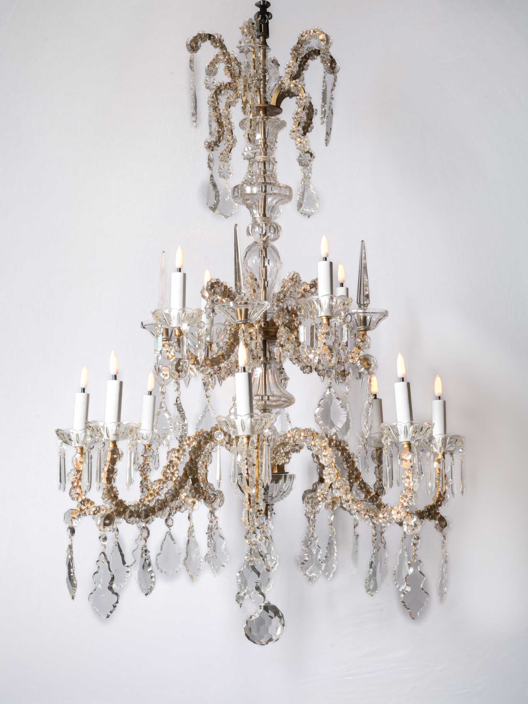 Dazzling Venetian Twelve-Light Chandelier, Early 20th Century - 51¼" x 32¼"