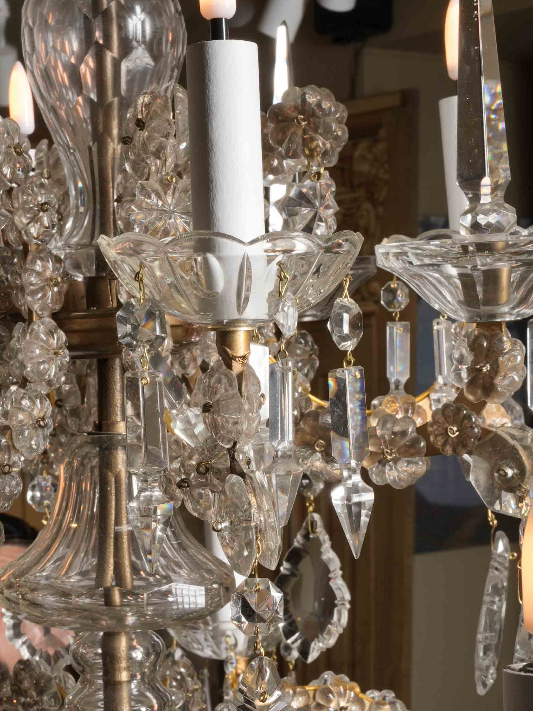 Dazzling Venetian Twelve-Light Chandelier, Early 20th Century - 51¼" x 32¼"