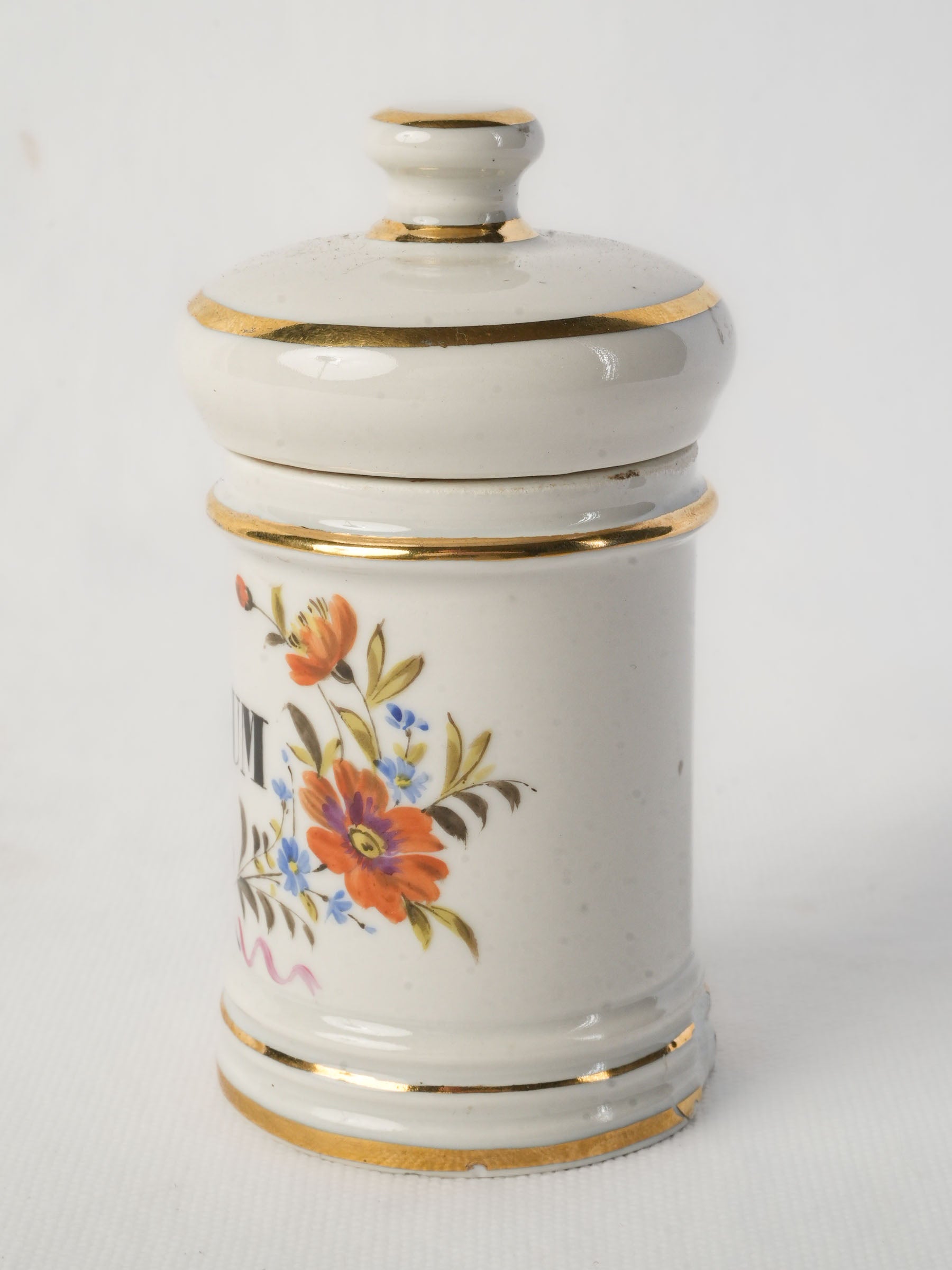 Classic 19th-century inspired jar