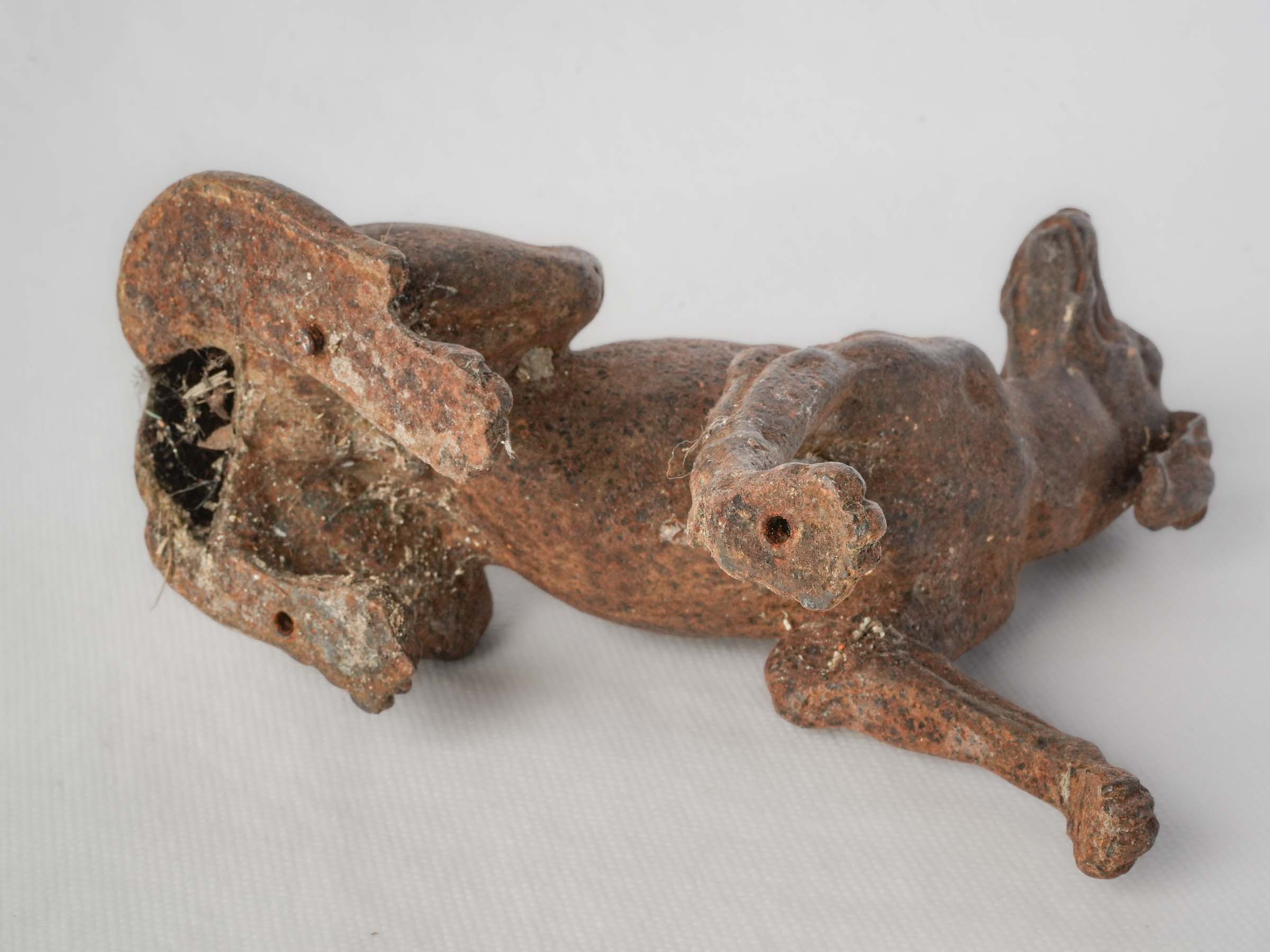 Elegant reddish-brown decorative object