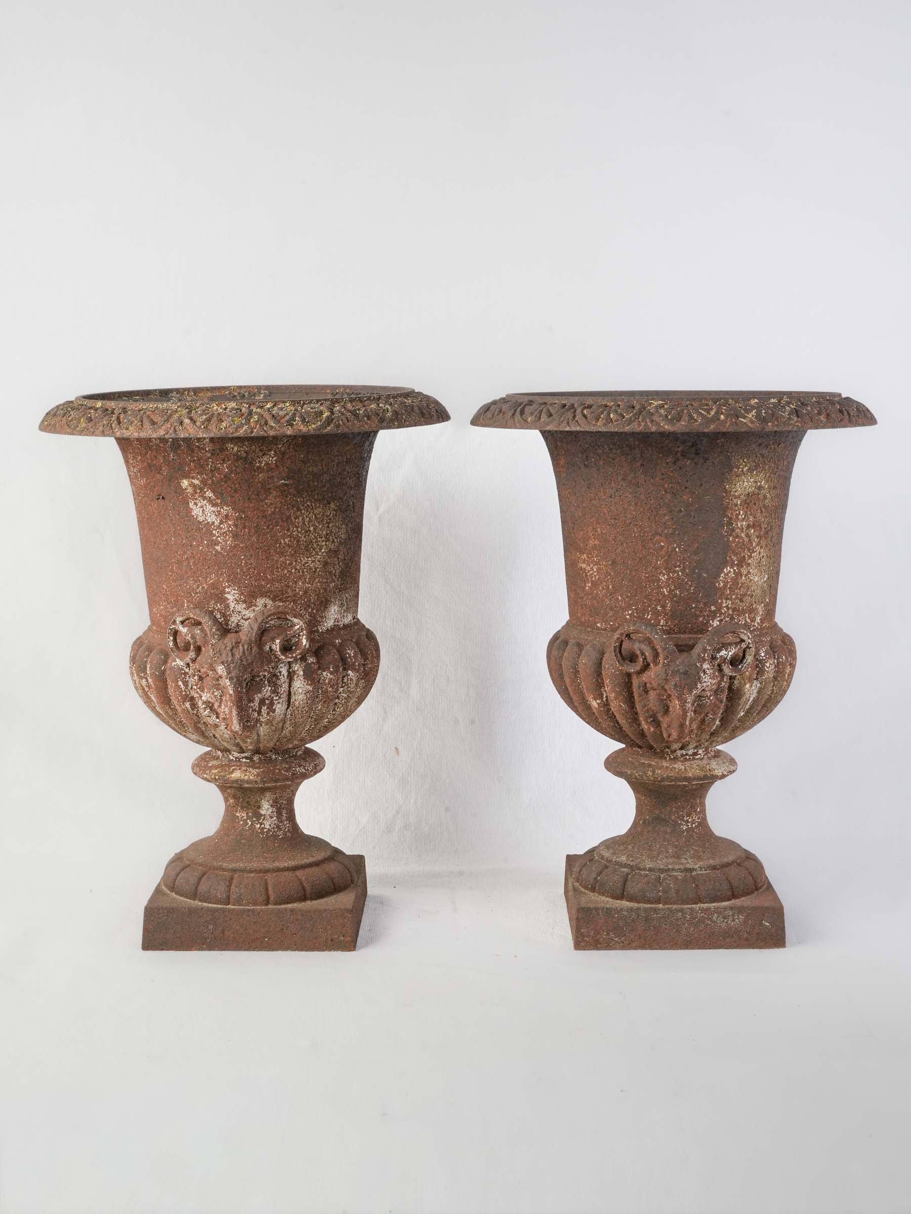 Classical gadrooned bowl cast iron  
