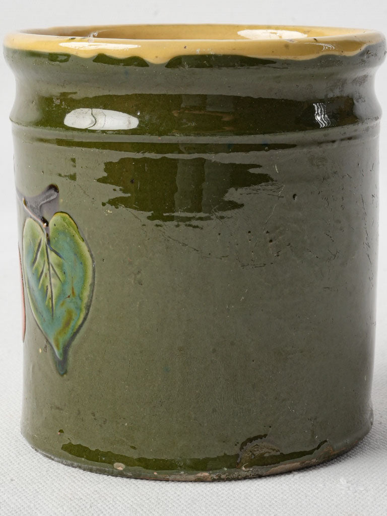 Decorative apple relief jam pot