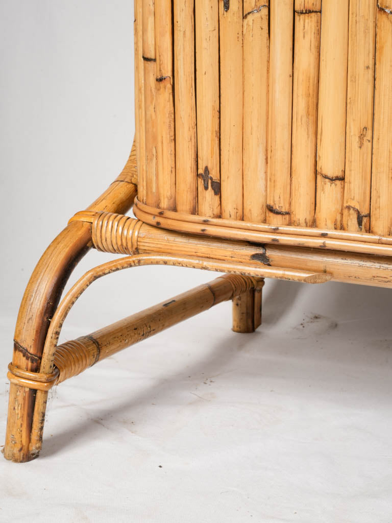 Timeless coastal elegance stools  