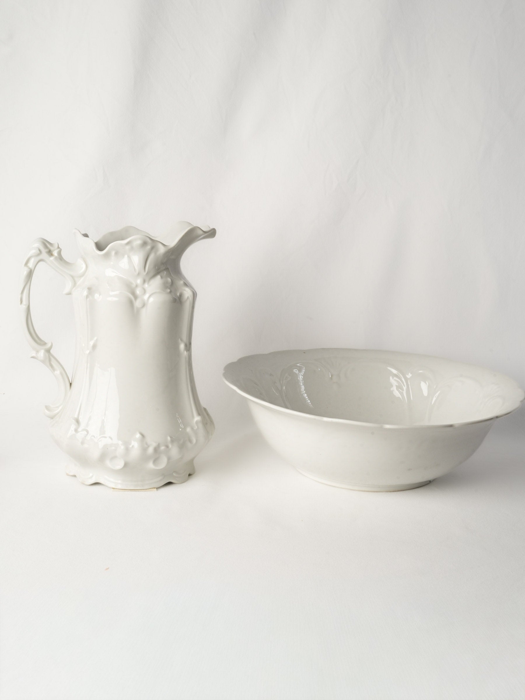 Large Limoges Porcelain Wash Pitcher and Basin, Early 20th Century - 14¼"