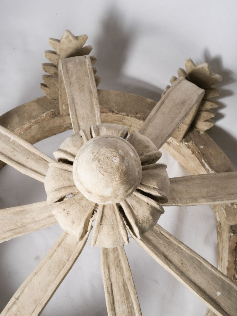 Historicist style canopy feature