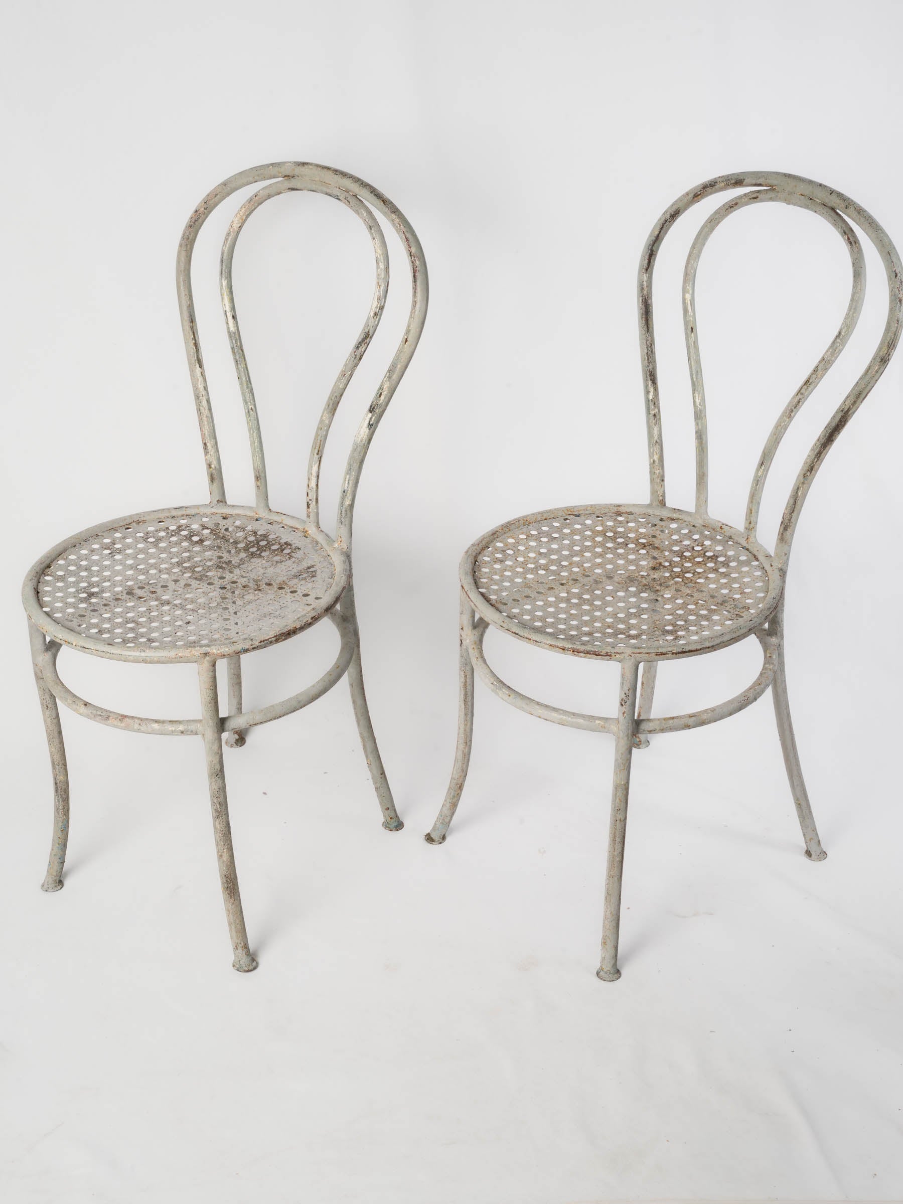 Classic Thonet-style outdoor seats  