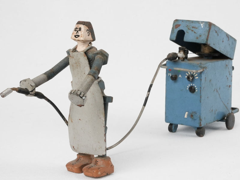 Art Modeste sculpture - Commercy gas 6¾"