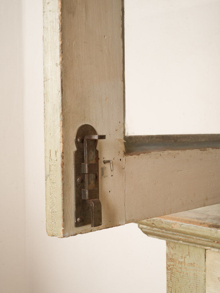 Collected country-house style cabinet