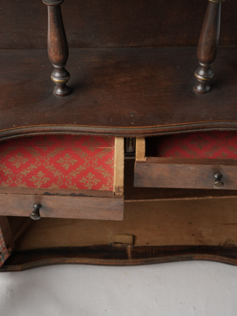 Stylish checked fabric-backed vitrine  