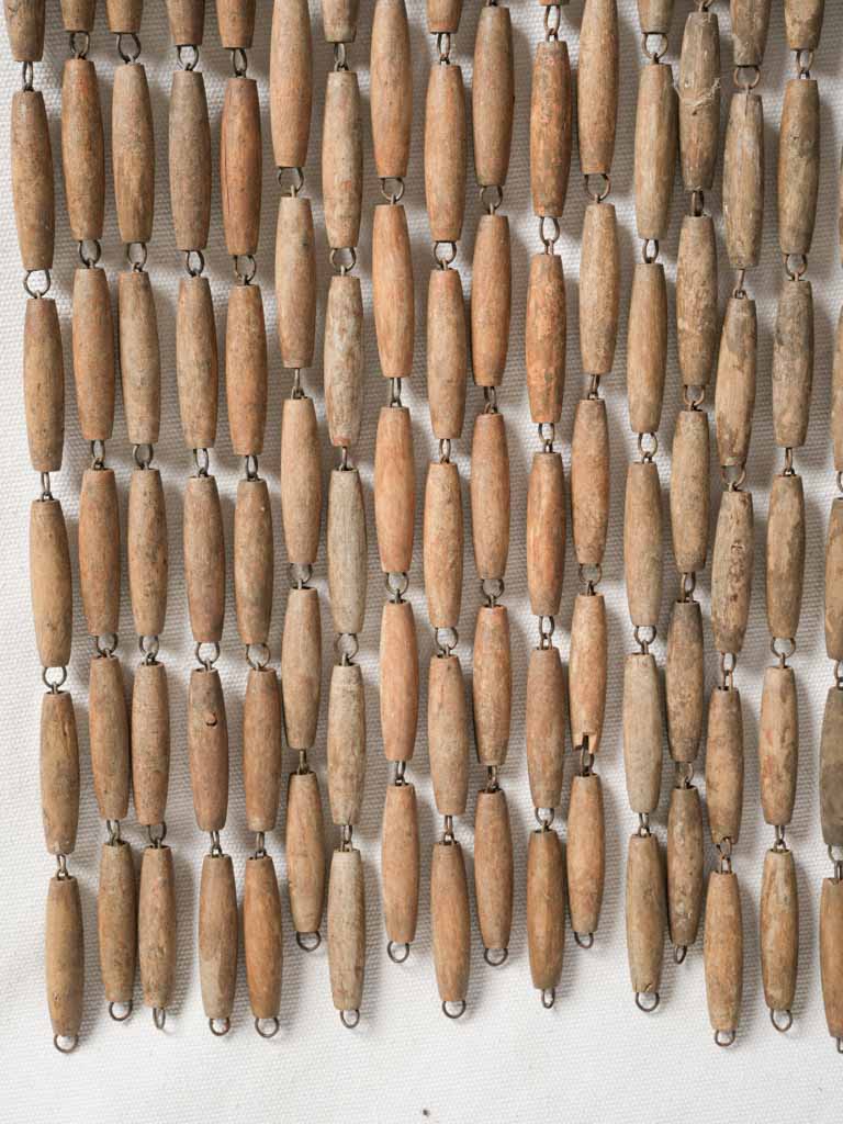 Boxwood bead room divider  