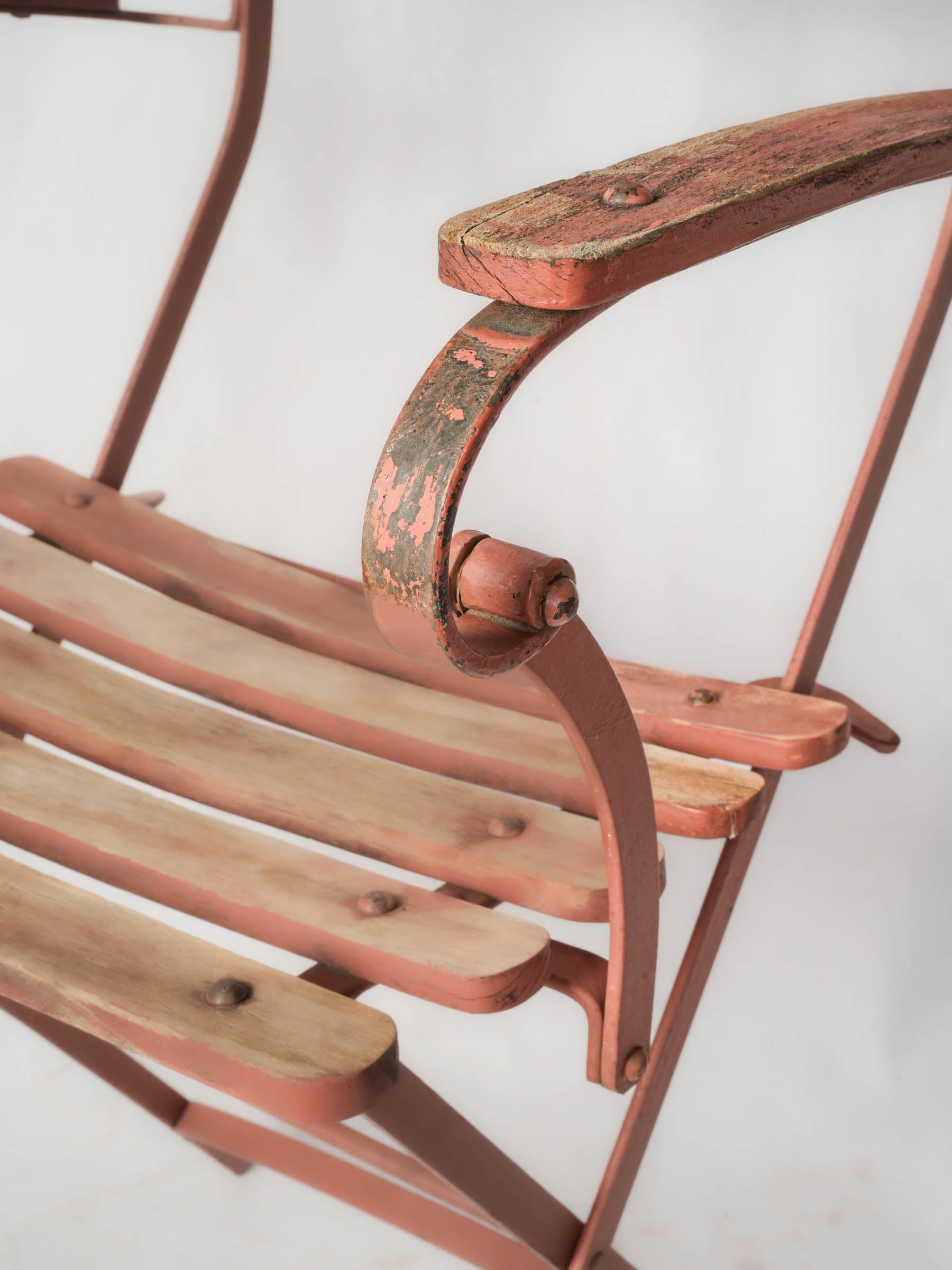 Timeless sunbaked Provençal garden seats