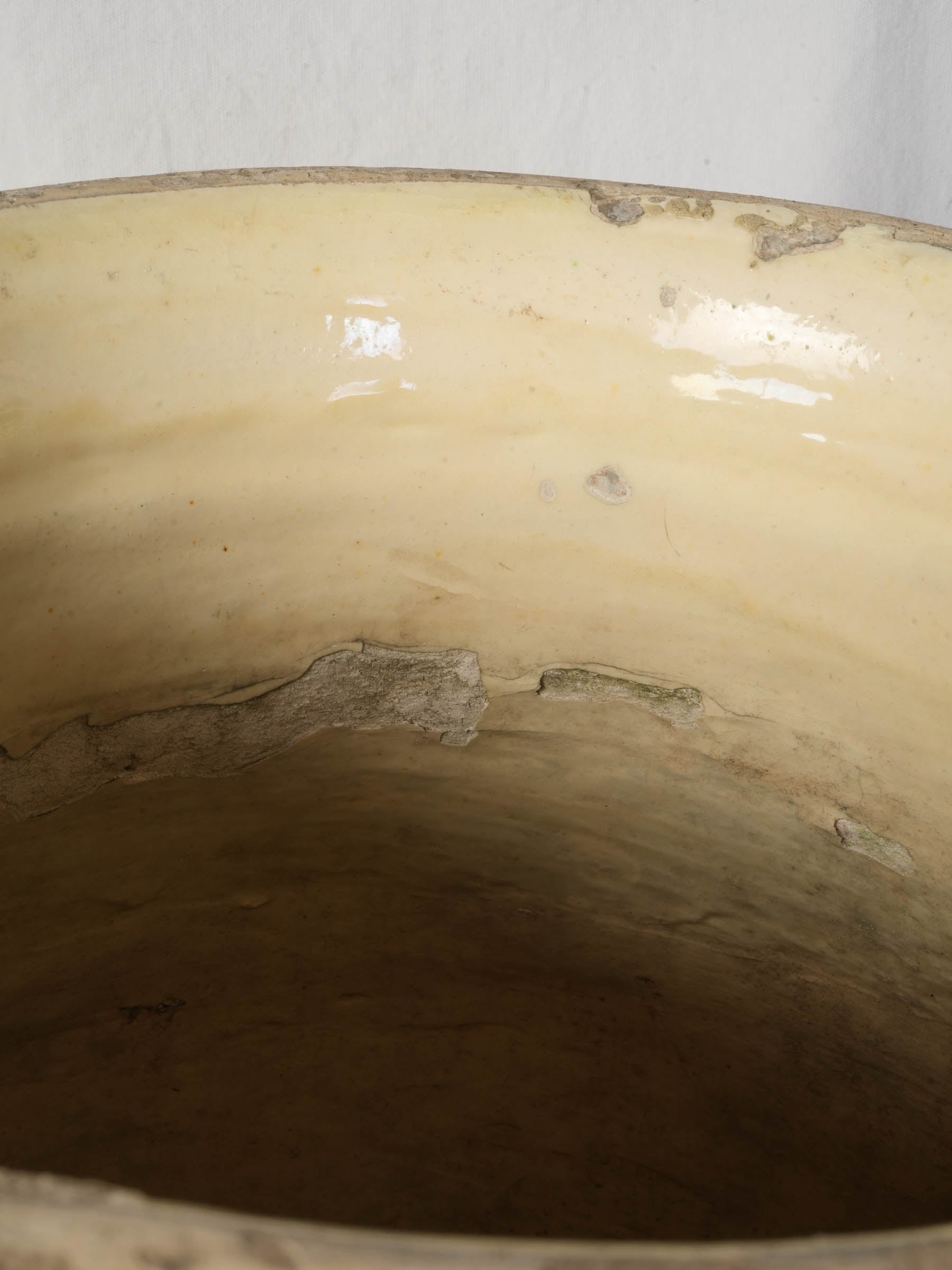 Classic French thick-rimmed jar  