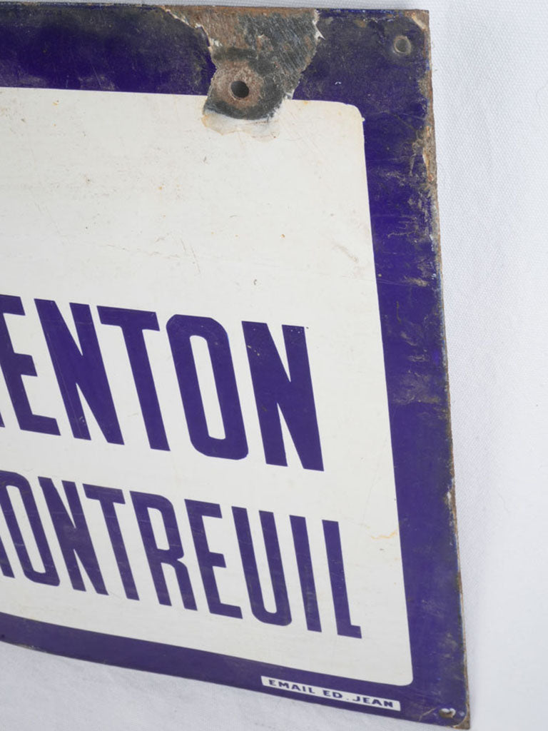 Iconic French transit direction sign