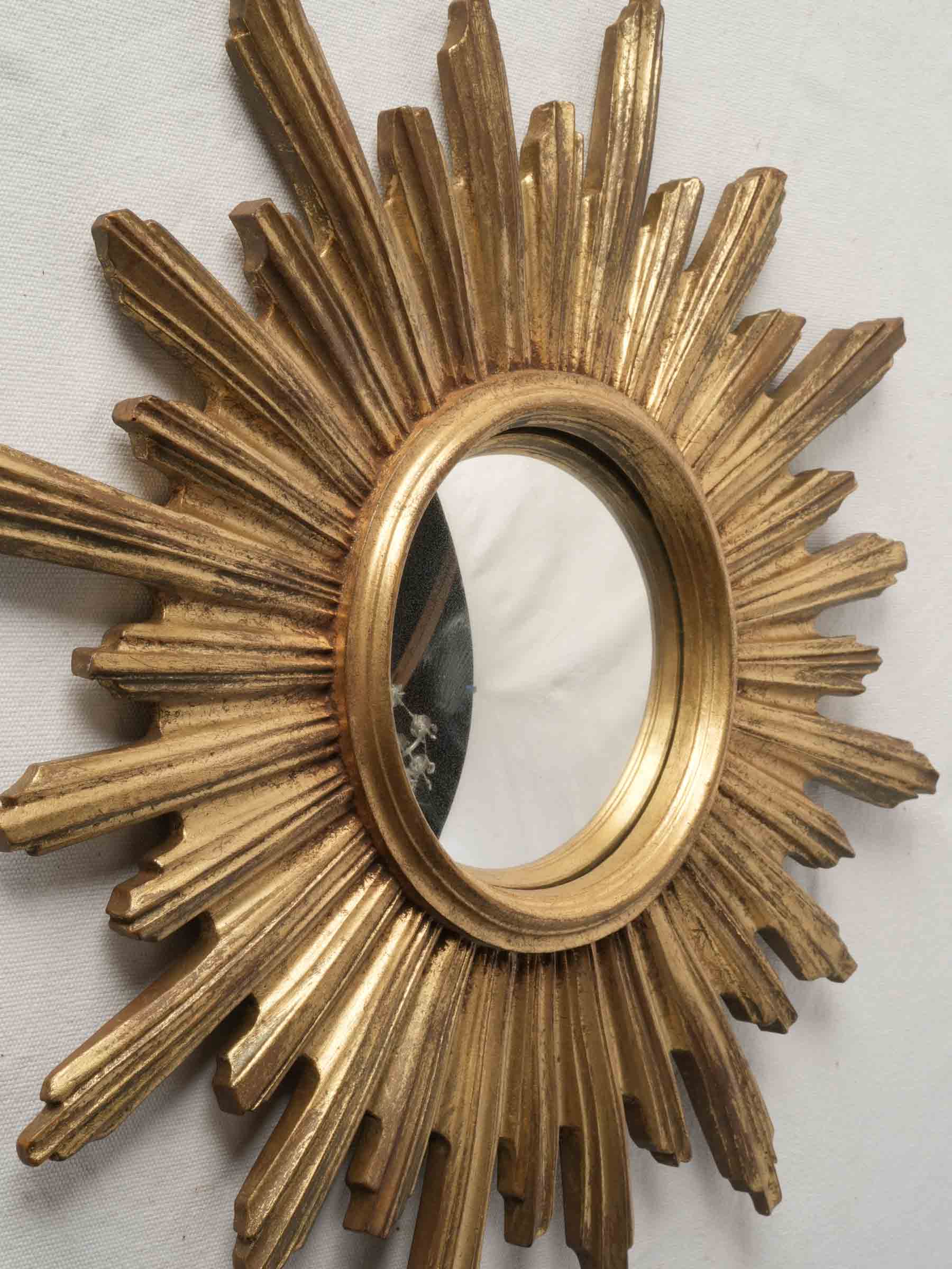 French Giltwood Sunburst Convex Mirror, Early 20th Century - 22¾"