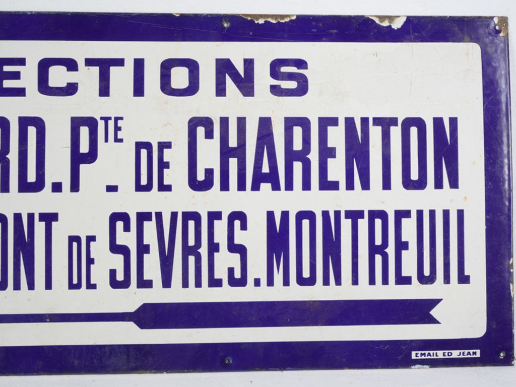 Timeworn interwar modernist typography  