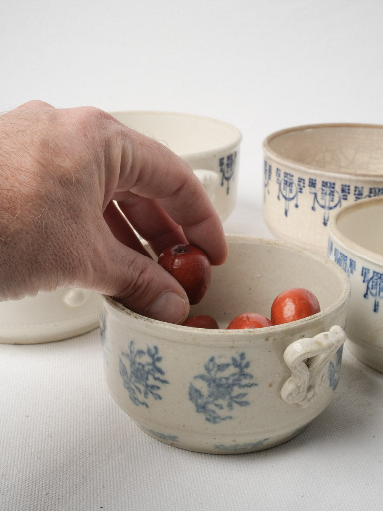 Elegant Saint-Uze ceramic bowls