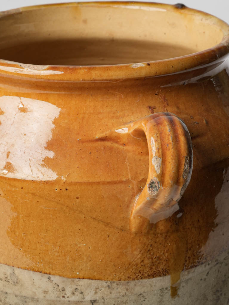 Classic Provençal style storage pot