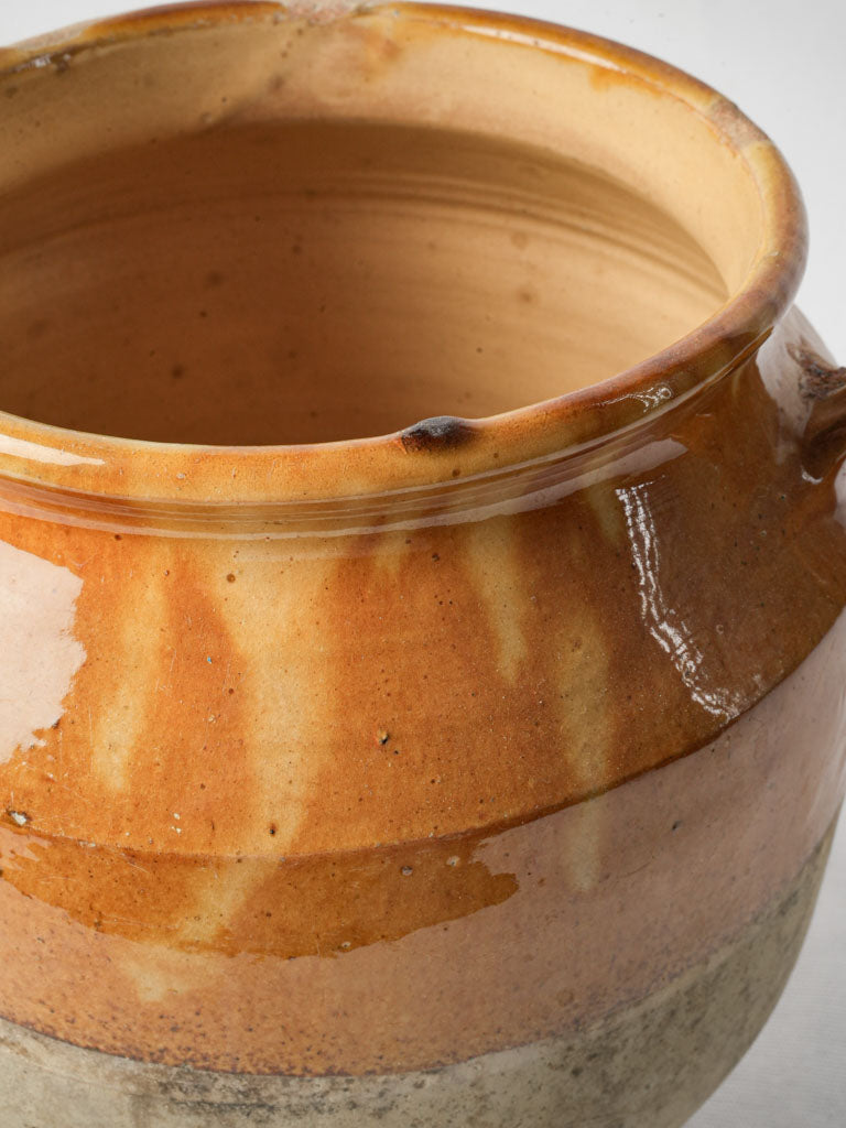 Amber-glazed duck fat preservation pot