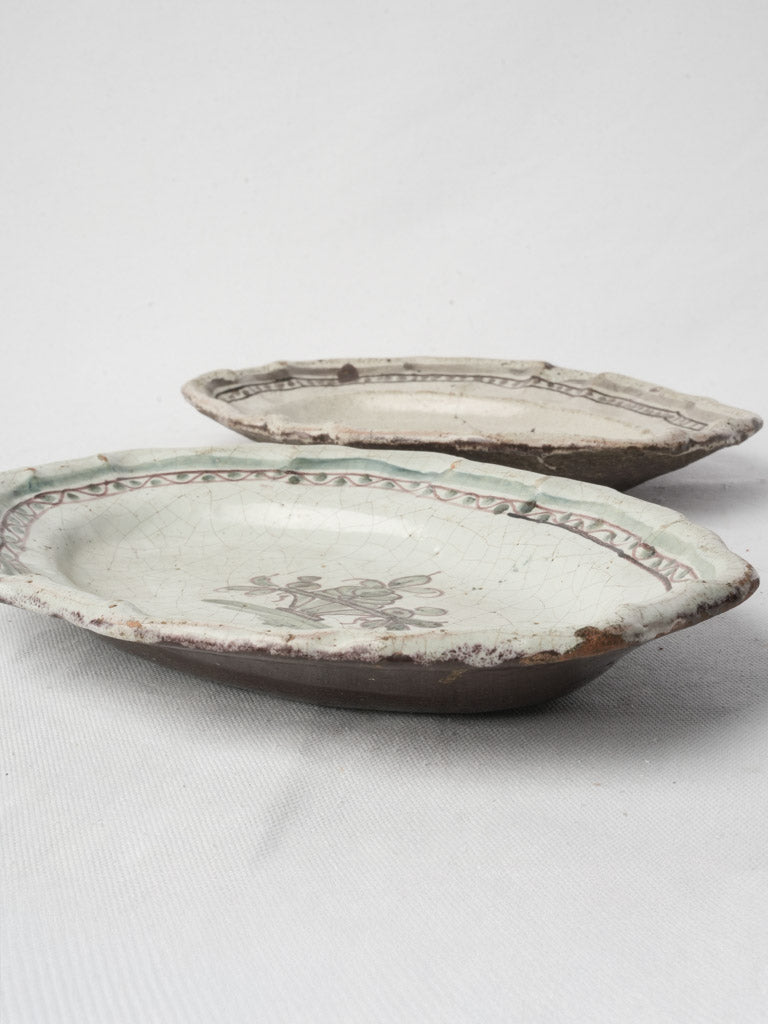 Rustic scalloped rim tableware