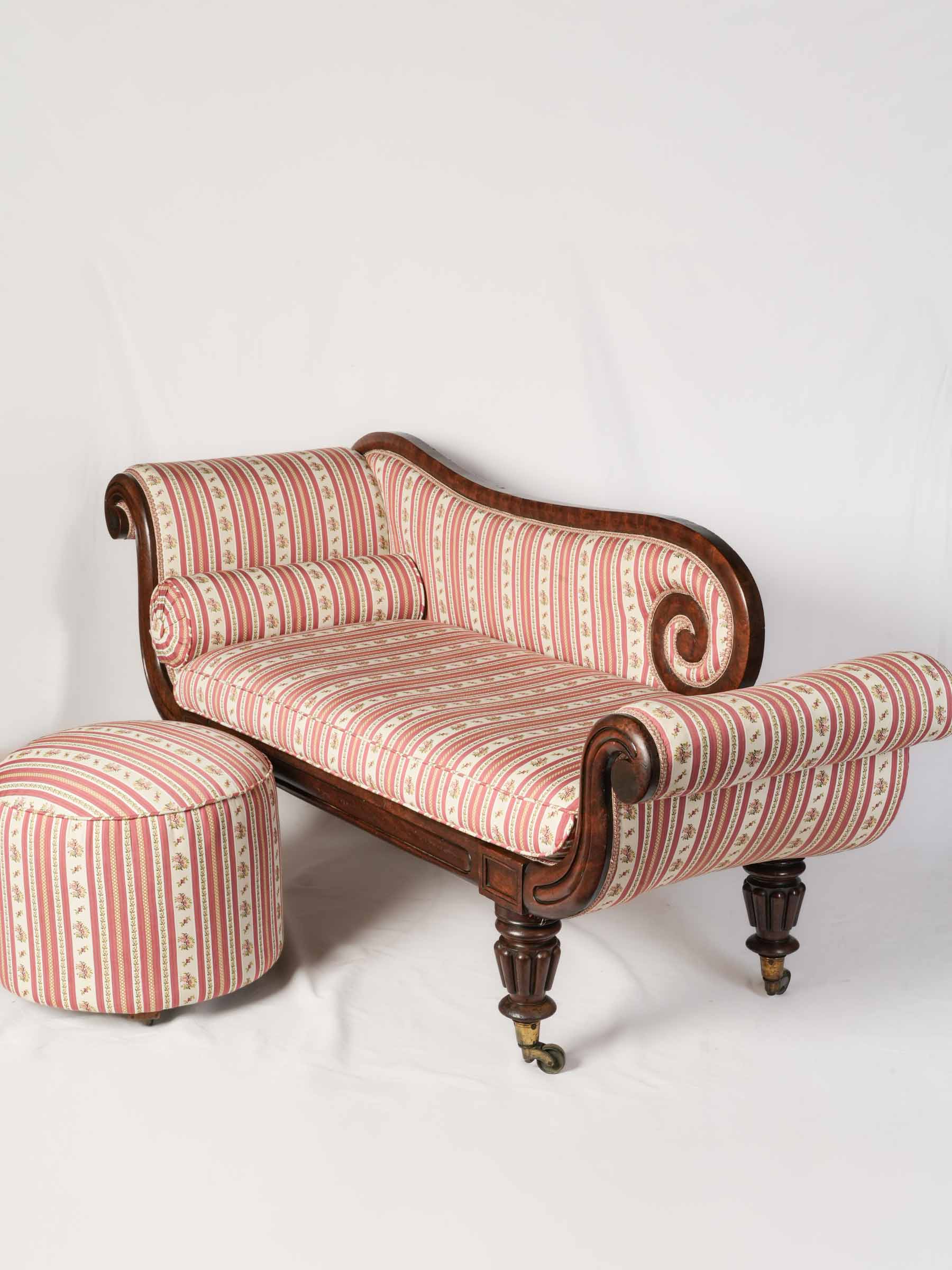 English Scroll-End Chaise Longue w/ Matching Pouf, 19th Century - 71¼"
