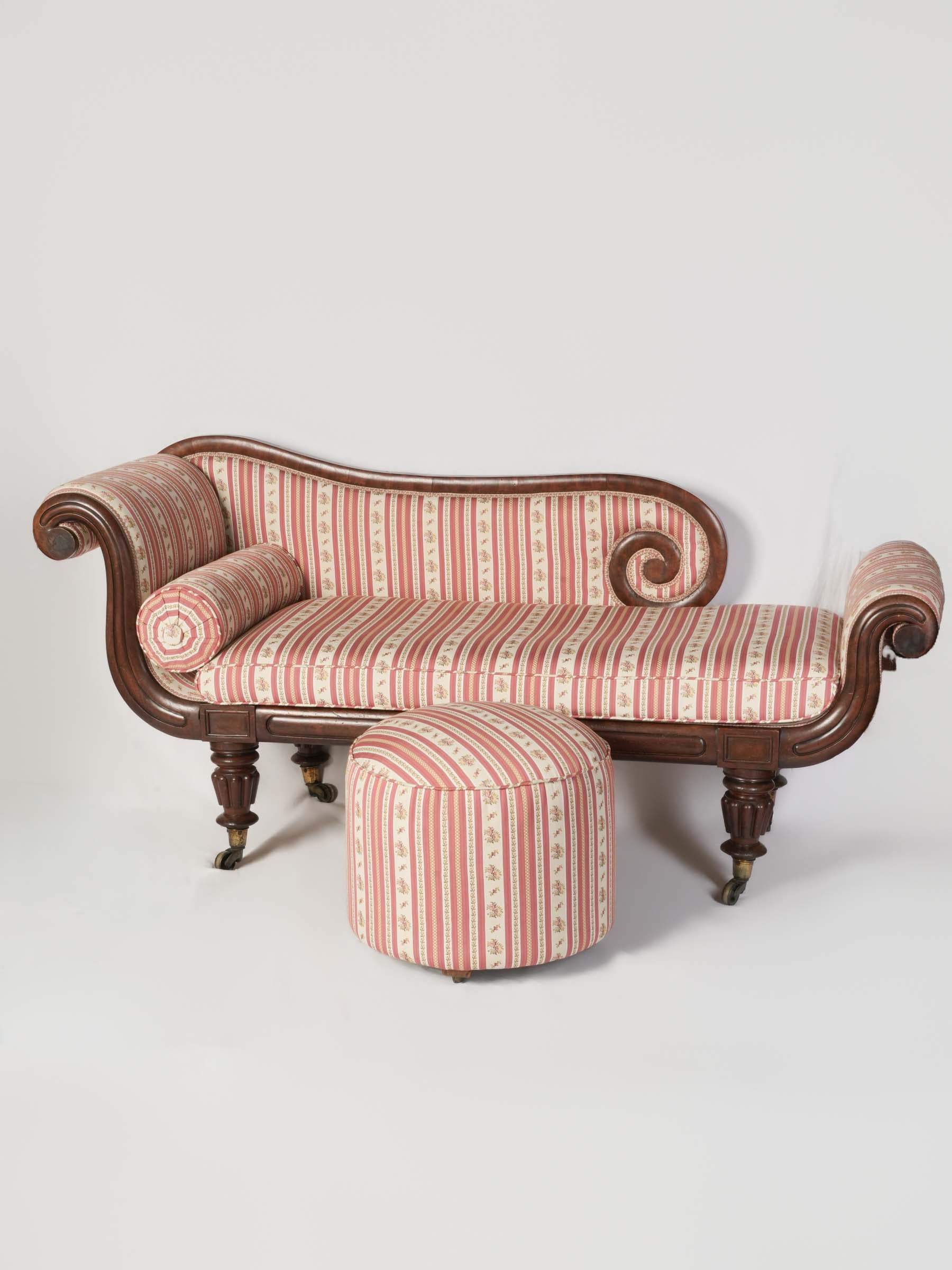 English Scroll-End Chaise Longue w/ Matching Pouf, 19th Century - 71¼"