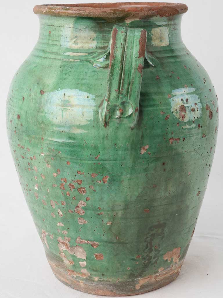 Classic provincial green oil pot